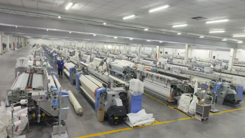 Weft insertion mechanism of air jet loom