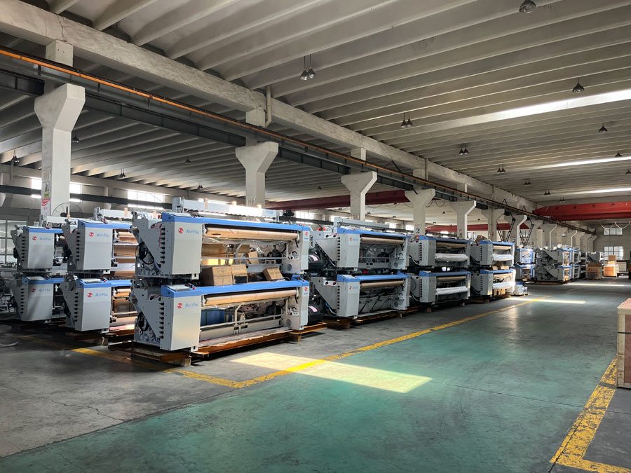 Weft insertion mechanism of air jet loom